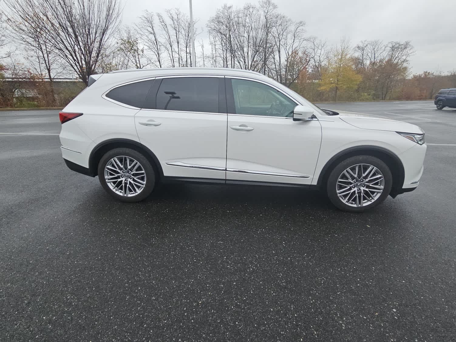 2023 Acura MDX SH-AWD Advance photo 3