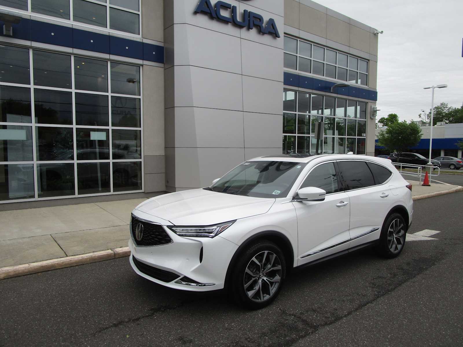 2023 Acura MDX SH-AWD w/Technology Package's photo