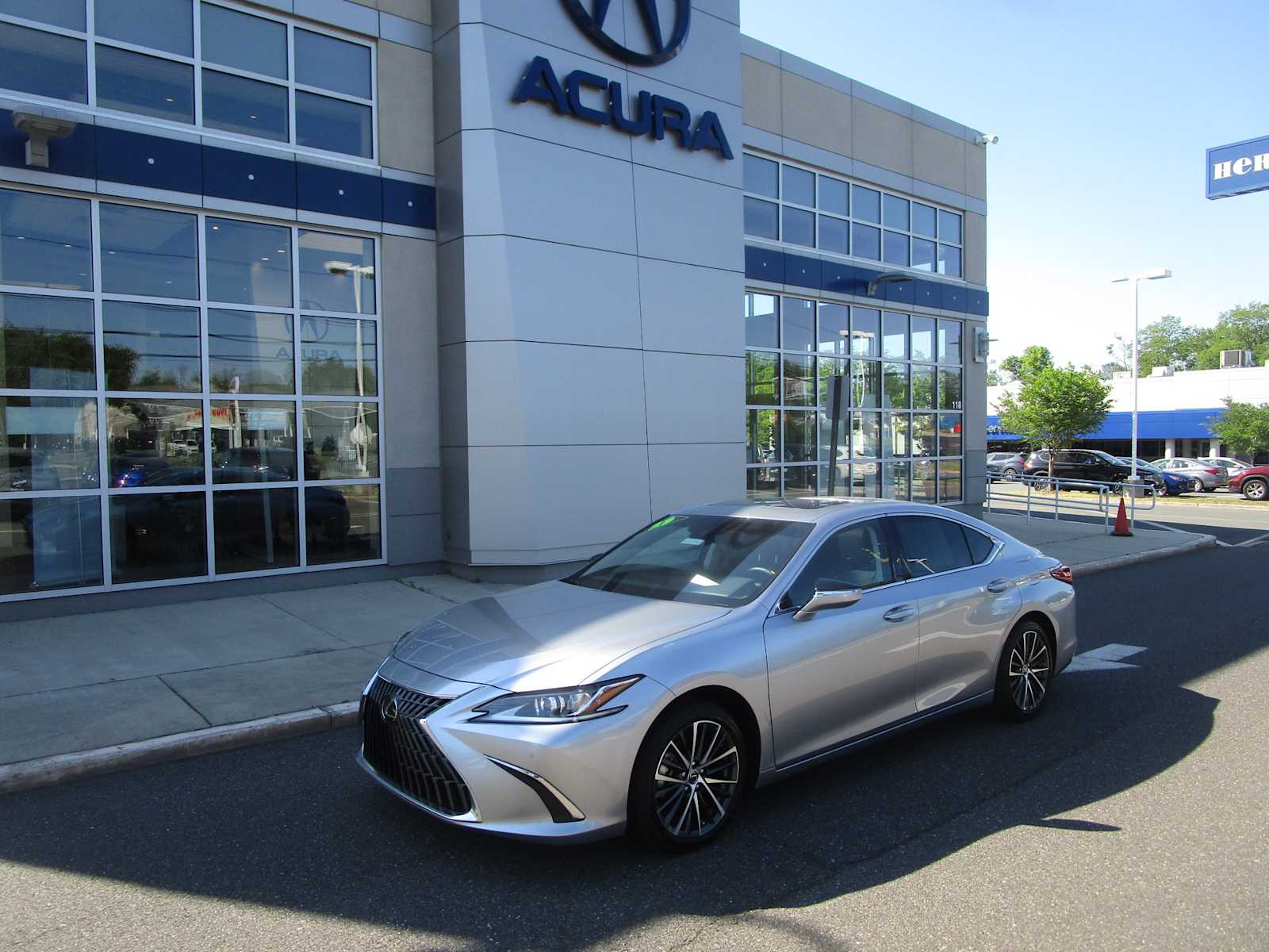 2025 Lexus ES 350 350's photo