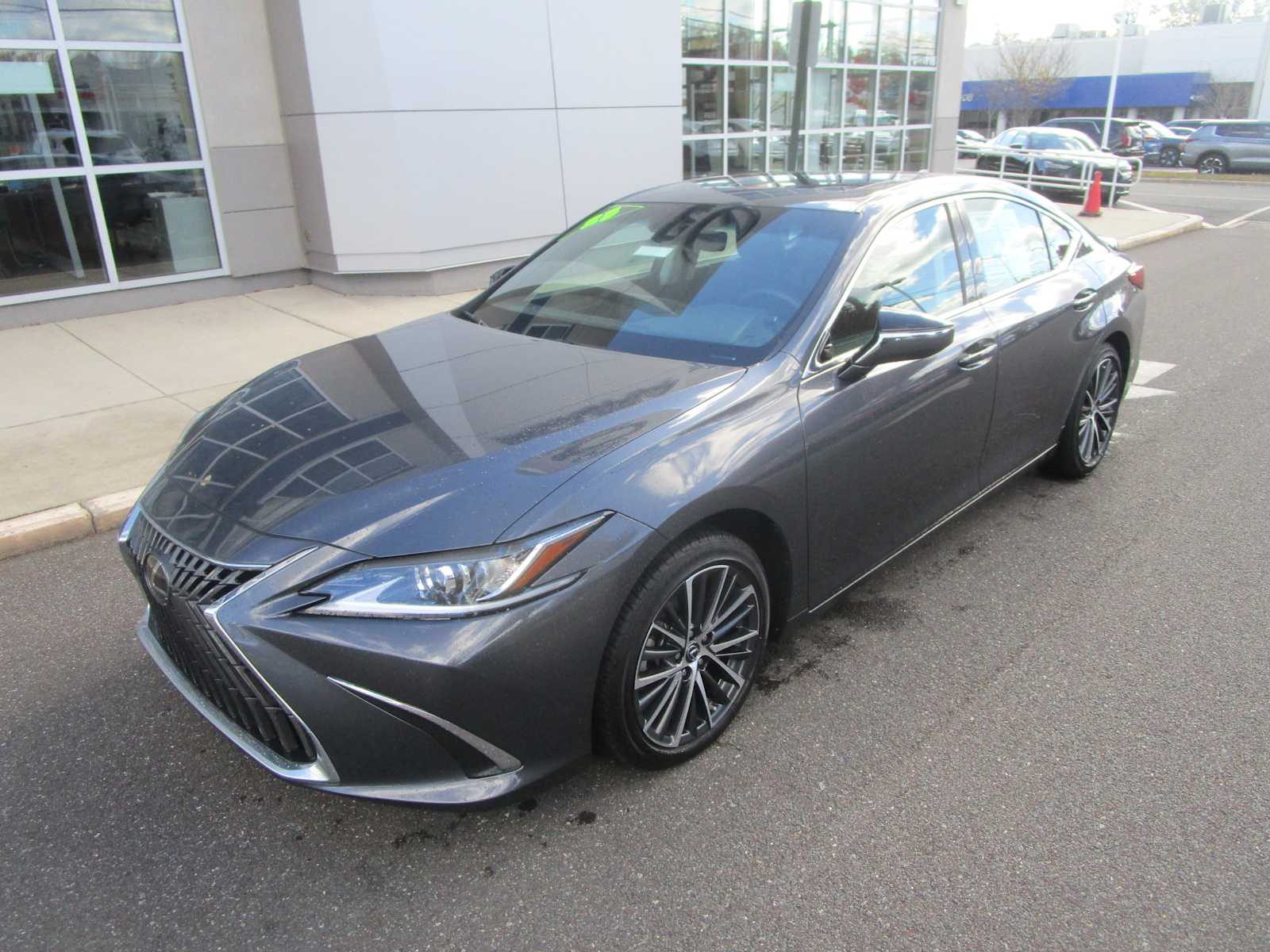 2023 Lexus ES 350 photo 2