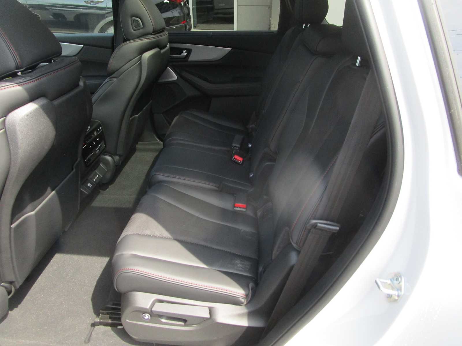 2026 Acura MDX A-Spec Package - Photo 9