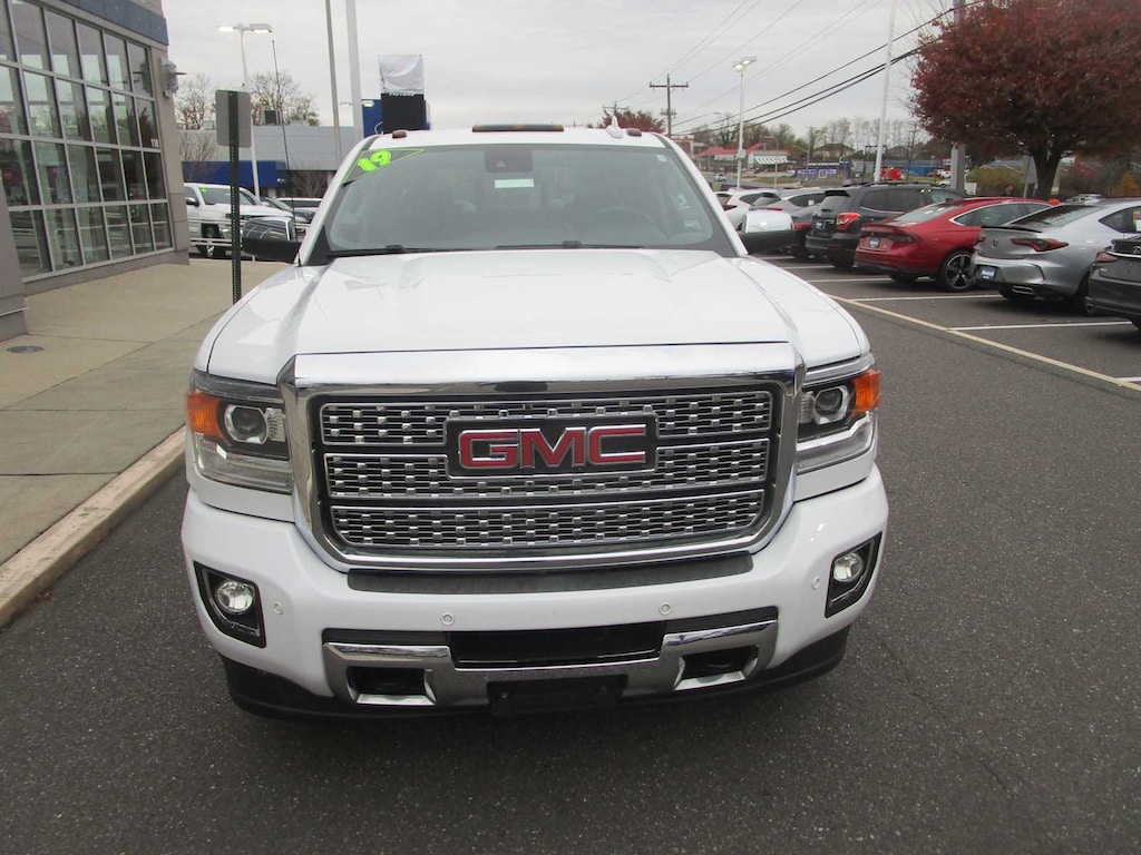 Used 2019 GMC Sierra 2500HD Denali Truck Crew Cab
