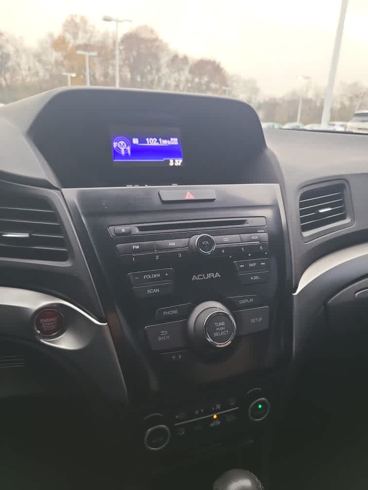 2017 Acura ILX Base photo 2