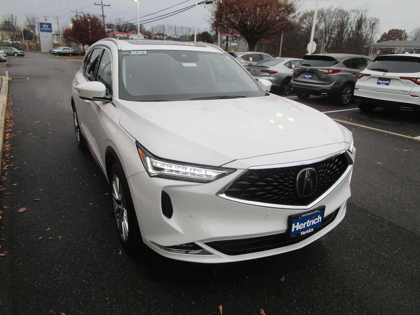2023 Acura MDX SH-AWD Advance photo 4