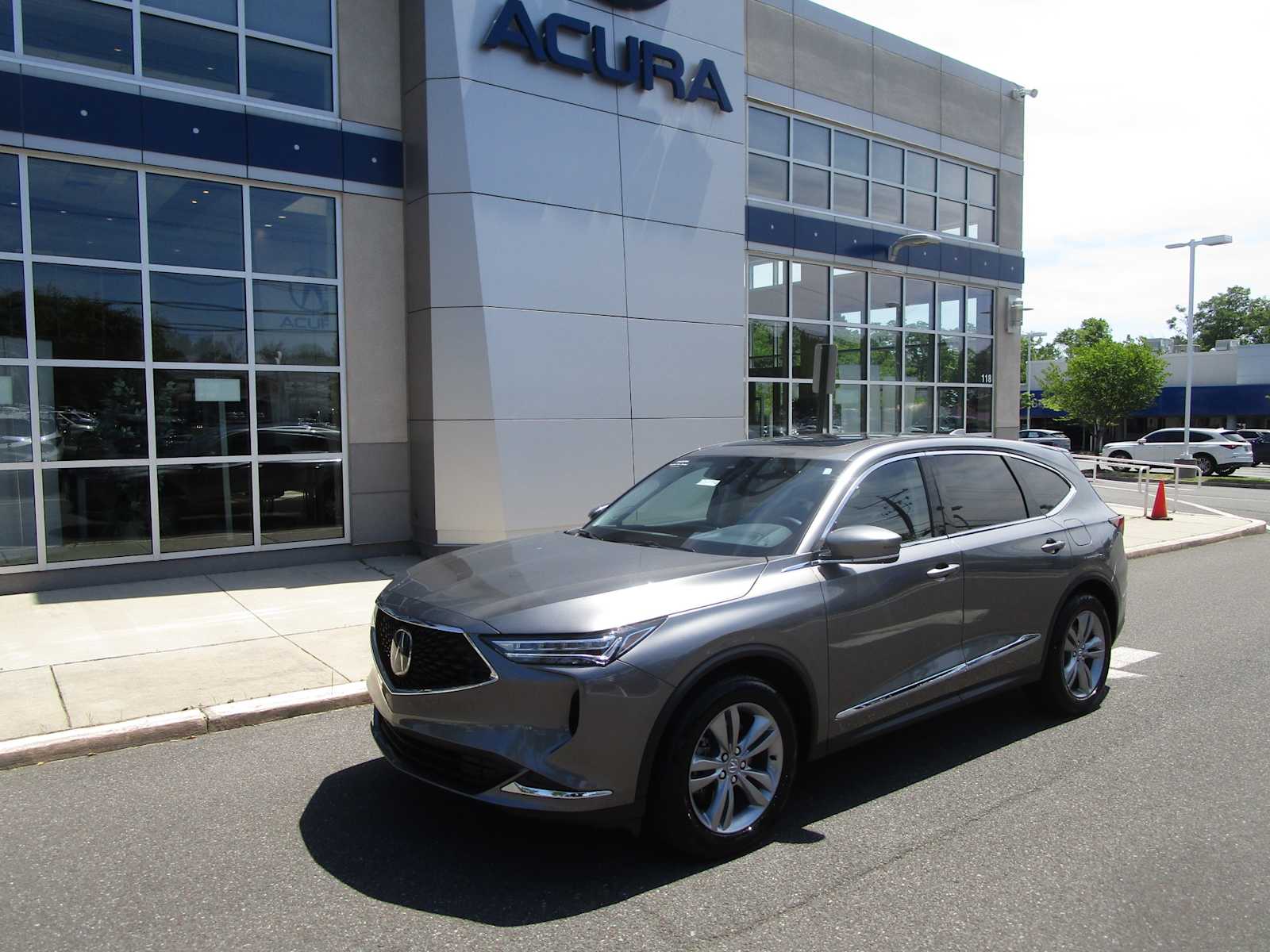 2024 Acura MDX SH-AWD's photo
