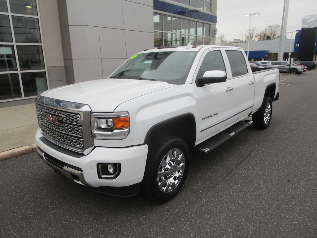 Used 2019 GMC Sierra 2500HD Denali Truck Crew Cab