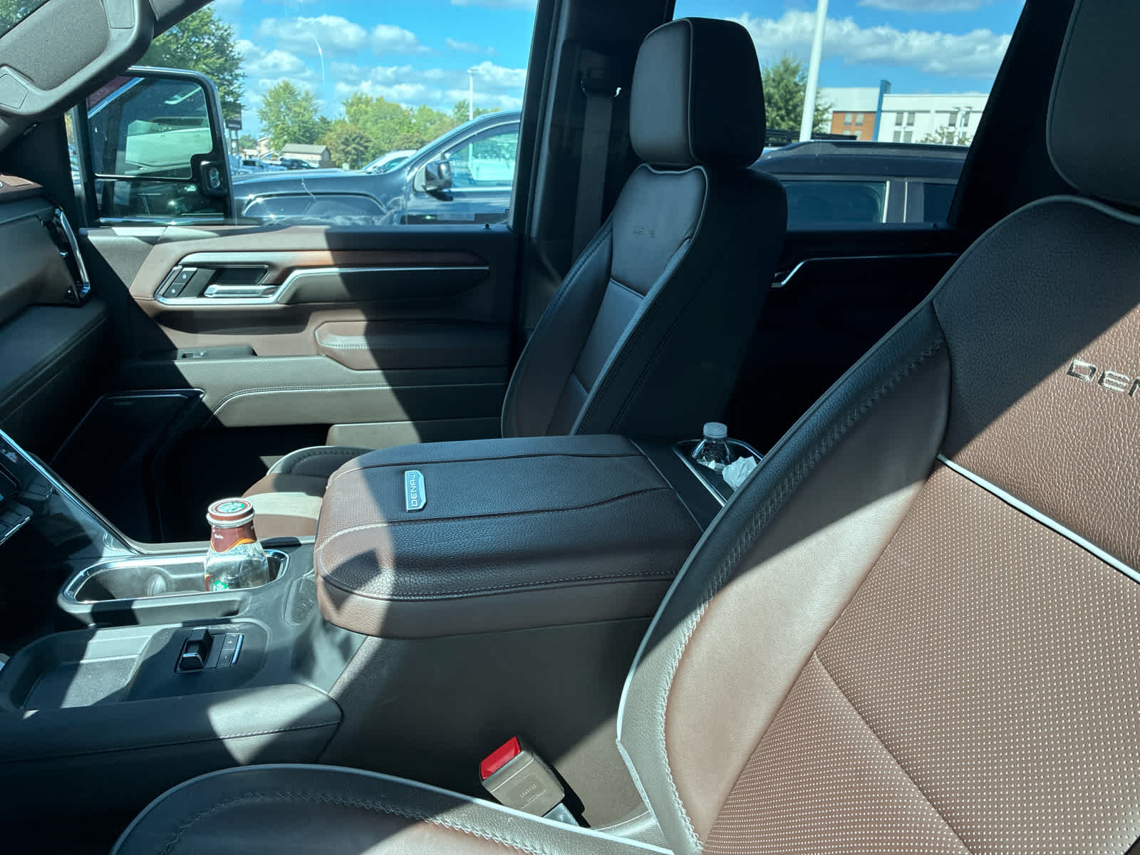 2024 Gmc Sierra 2500 HD Denali photo 4