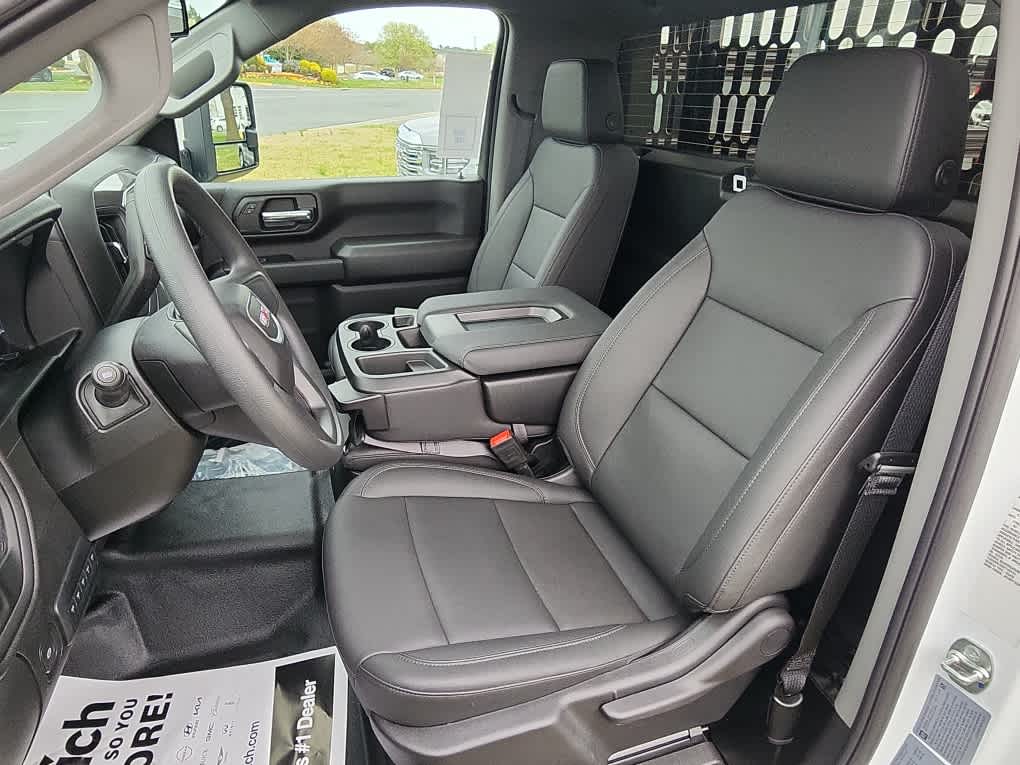 2025 GMC Sierra 3500 Chassis Cab Pro - Photo 7