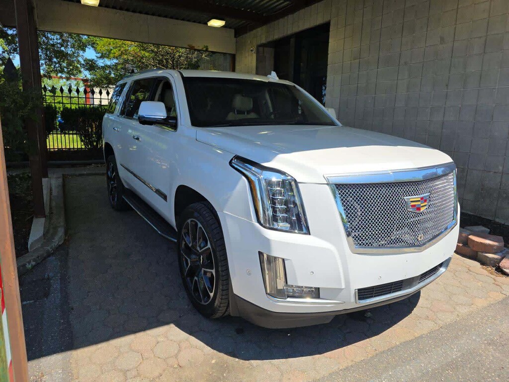 Used 2018 CADILLAC Escalade Luxury SUV
