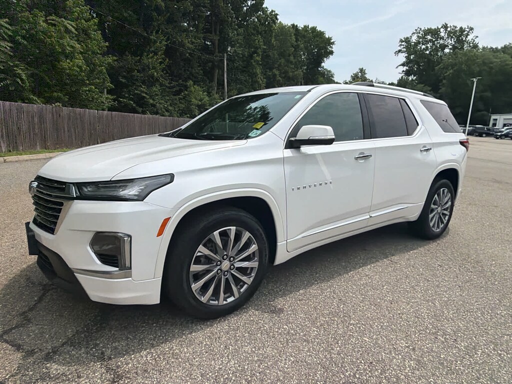 Used 2023 Chevrolet Traverse Premier SUV