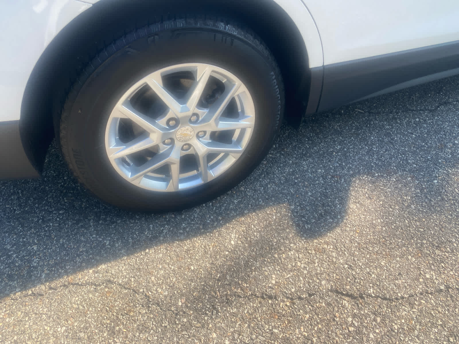 2022 Chevrolet Equinox LS photo 2