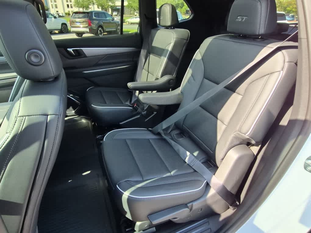 2026 Buick Enclave Sport Touring - Photo 9