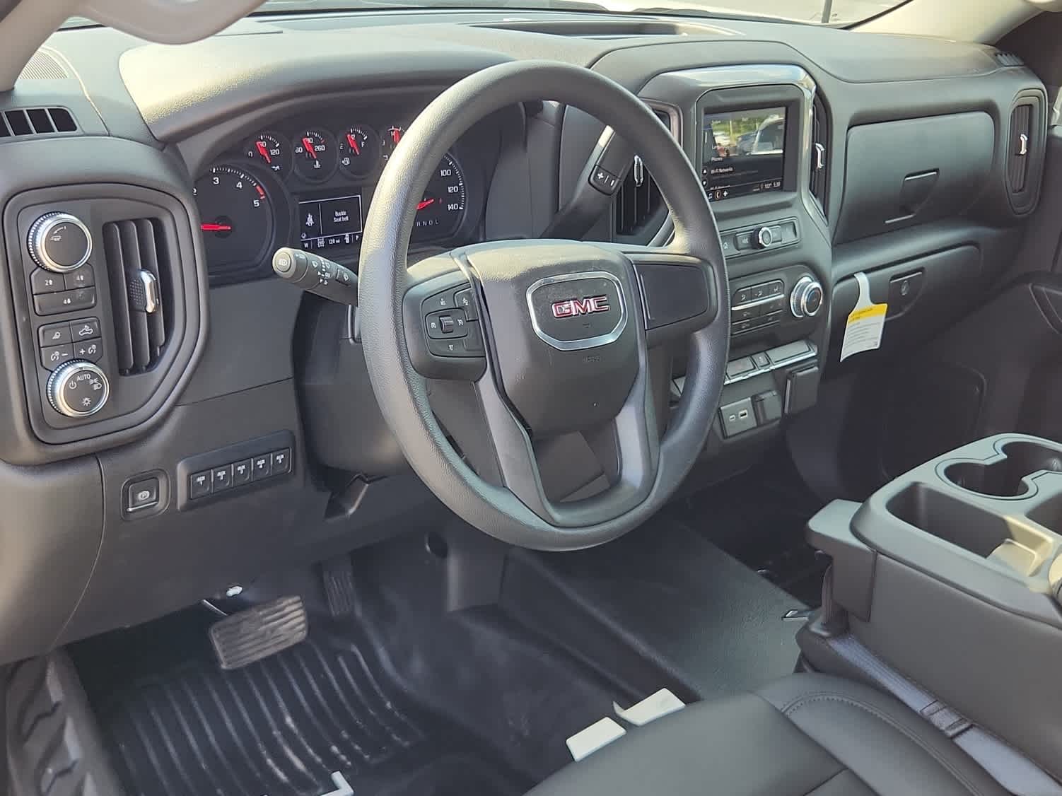 2025 GMC Sierra 3500 Chassis Cab Pro - Photo 11