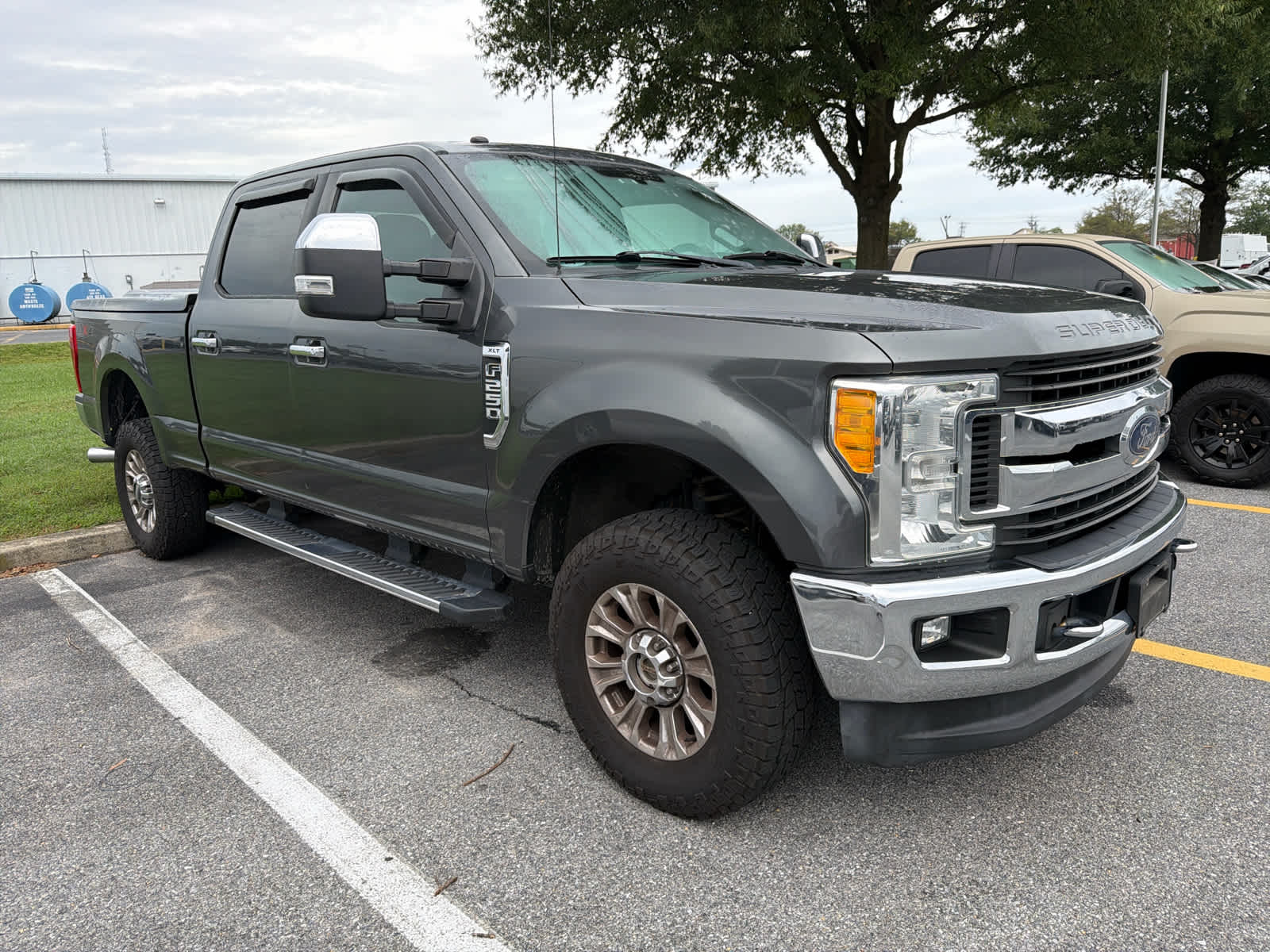 2017 Ford F-250 XLT photo 3