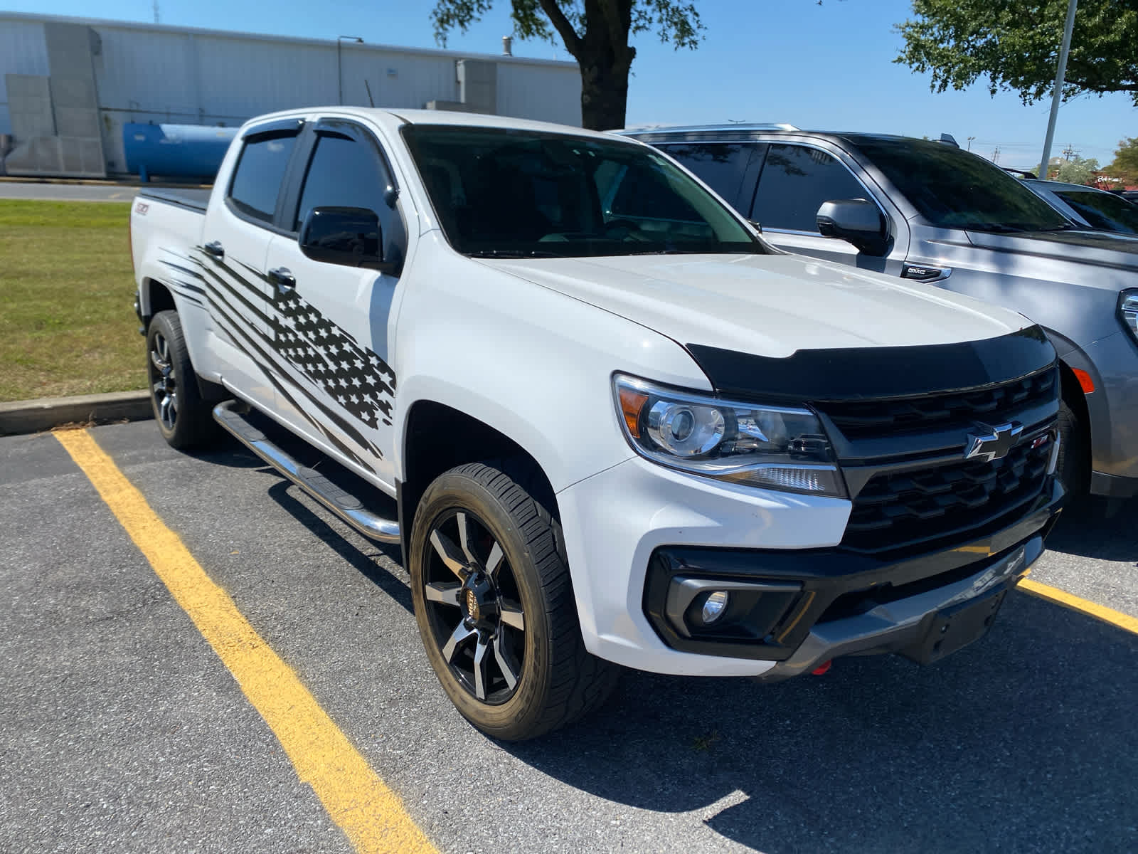 2022 Chevrolet Colorado Z71 photo 2