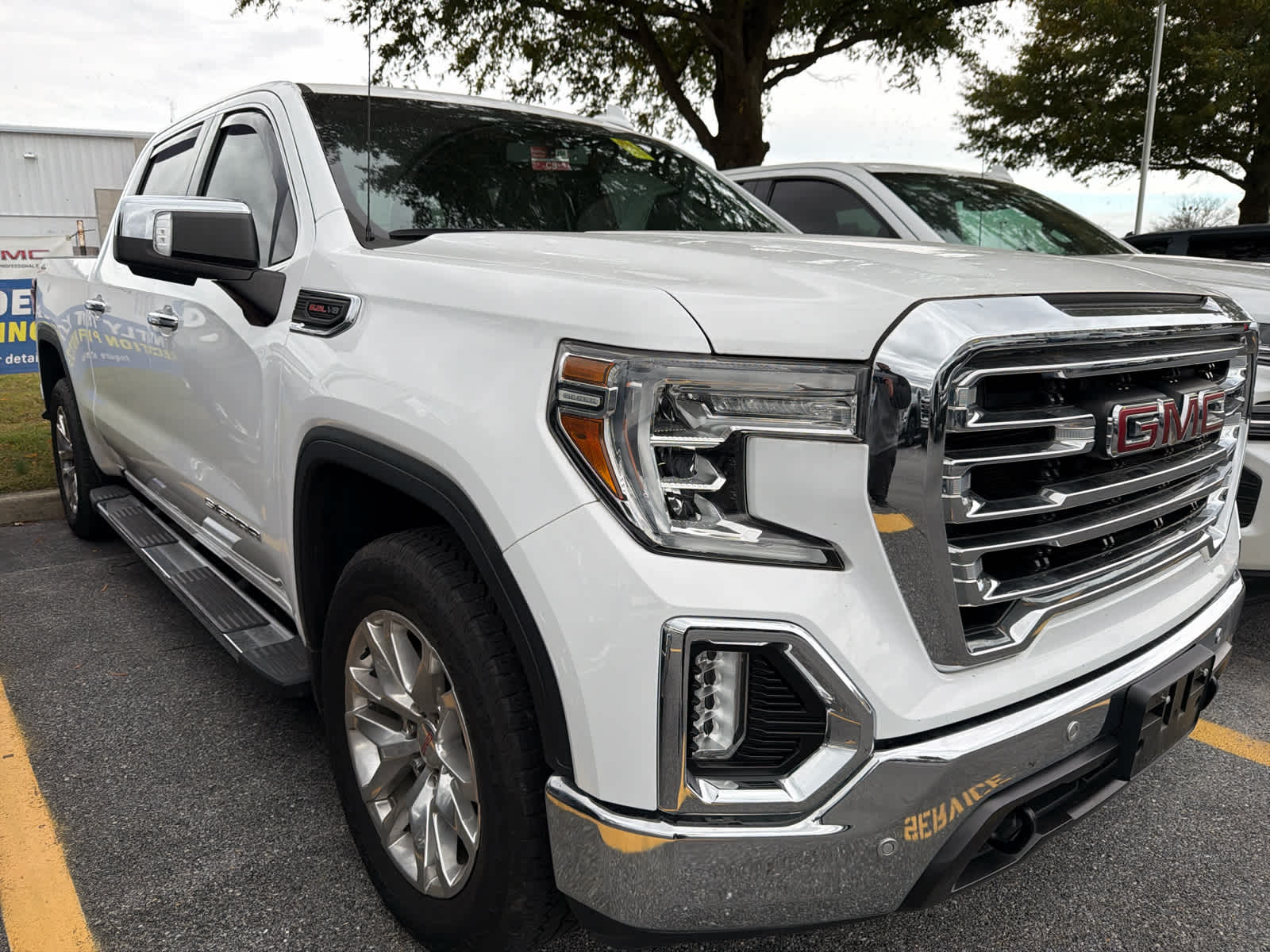 2021 Gmc Sierra 1500 SLT photo 2
