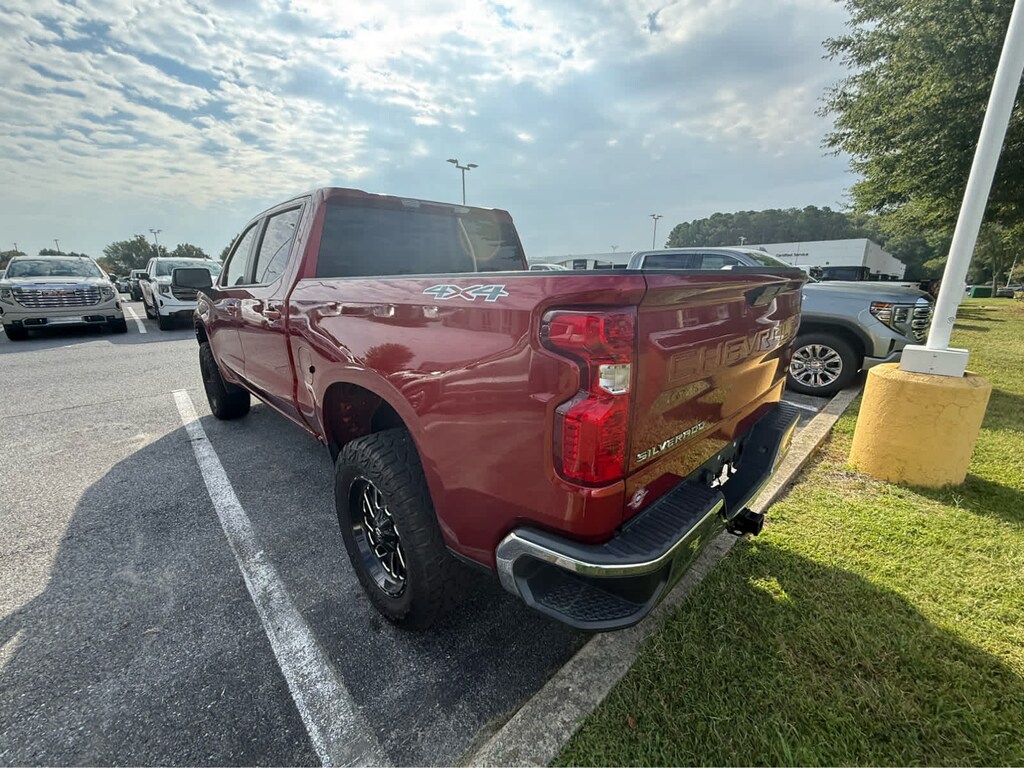 Used 2021 Chevrolet Silverado 1500 LT Truck