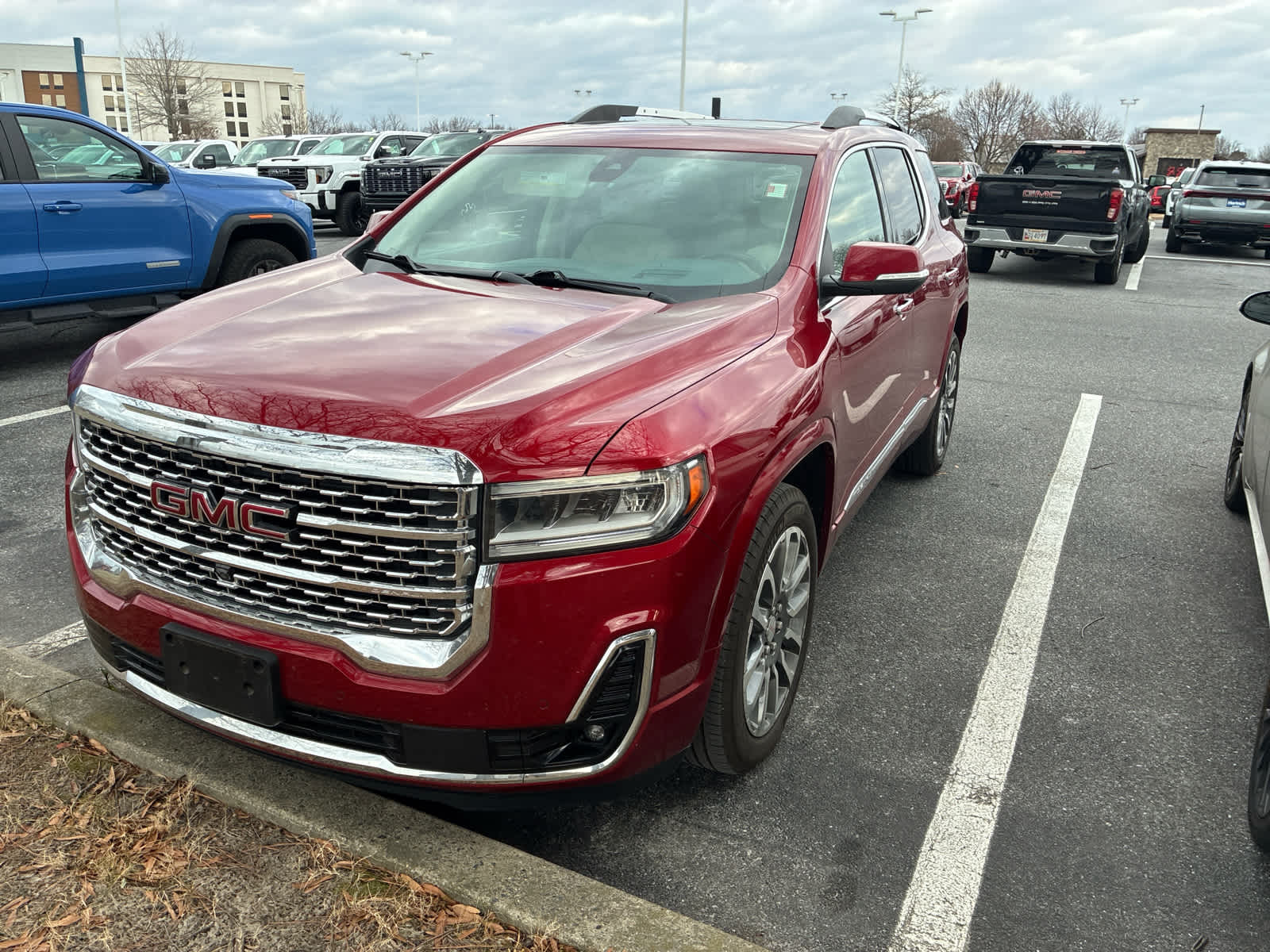 2021 GMC Acadia Denali's photo