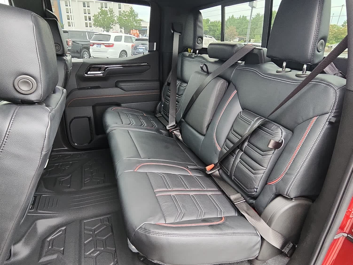 2025 GMC Sierra 1500 AT4 - Photo 8