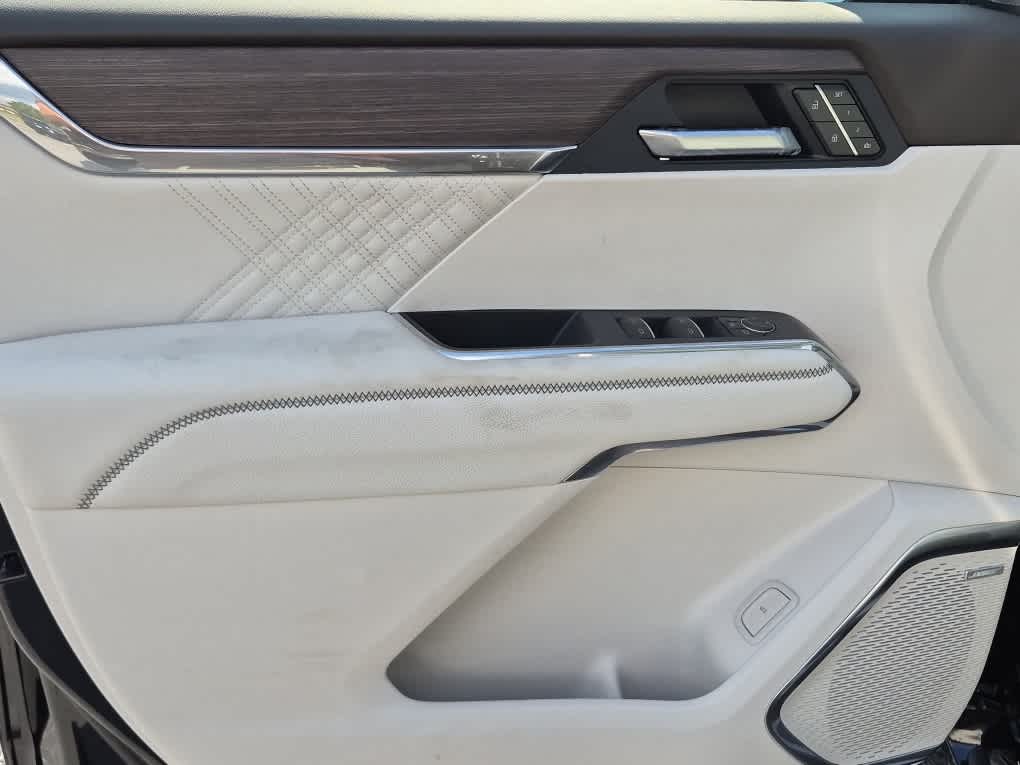 2027 GMC Acadia Denali - Photo 11