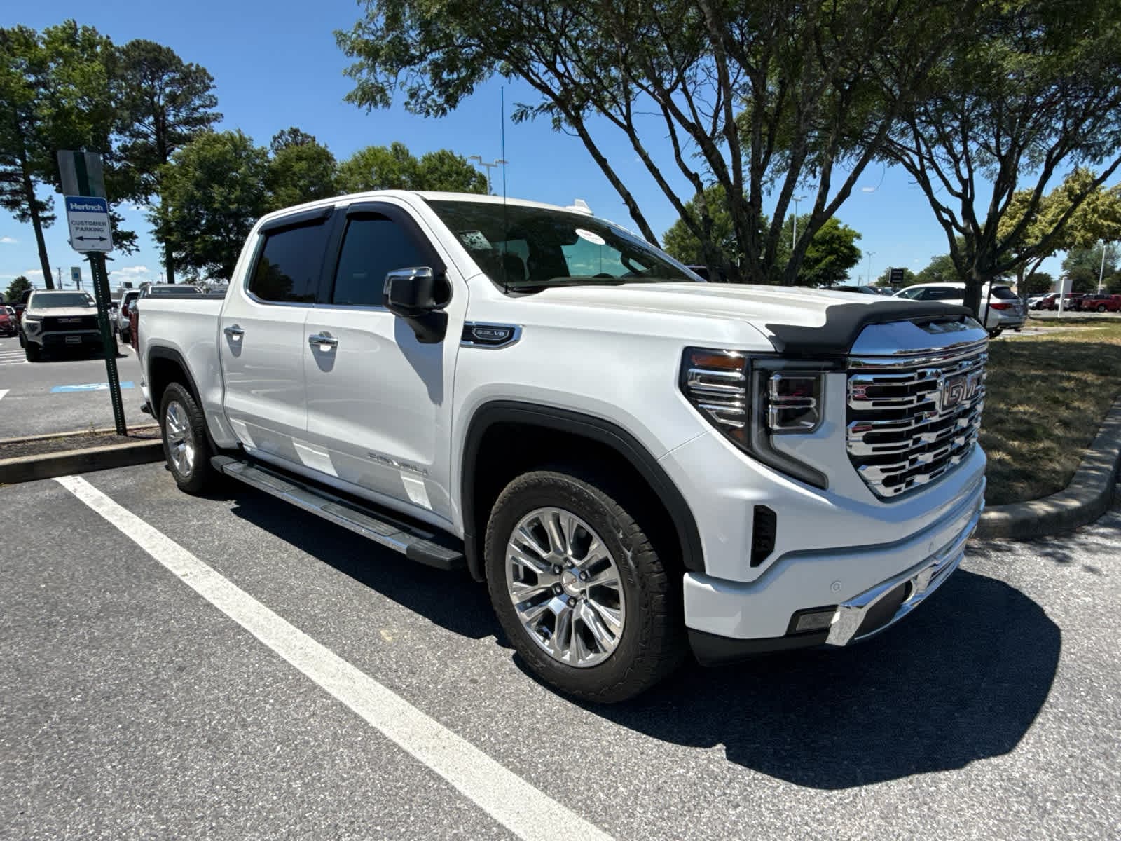 2024 GMC Sierra 4WD Crew Cab Short Box Denali's photo