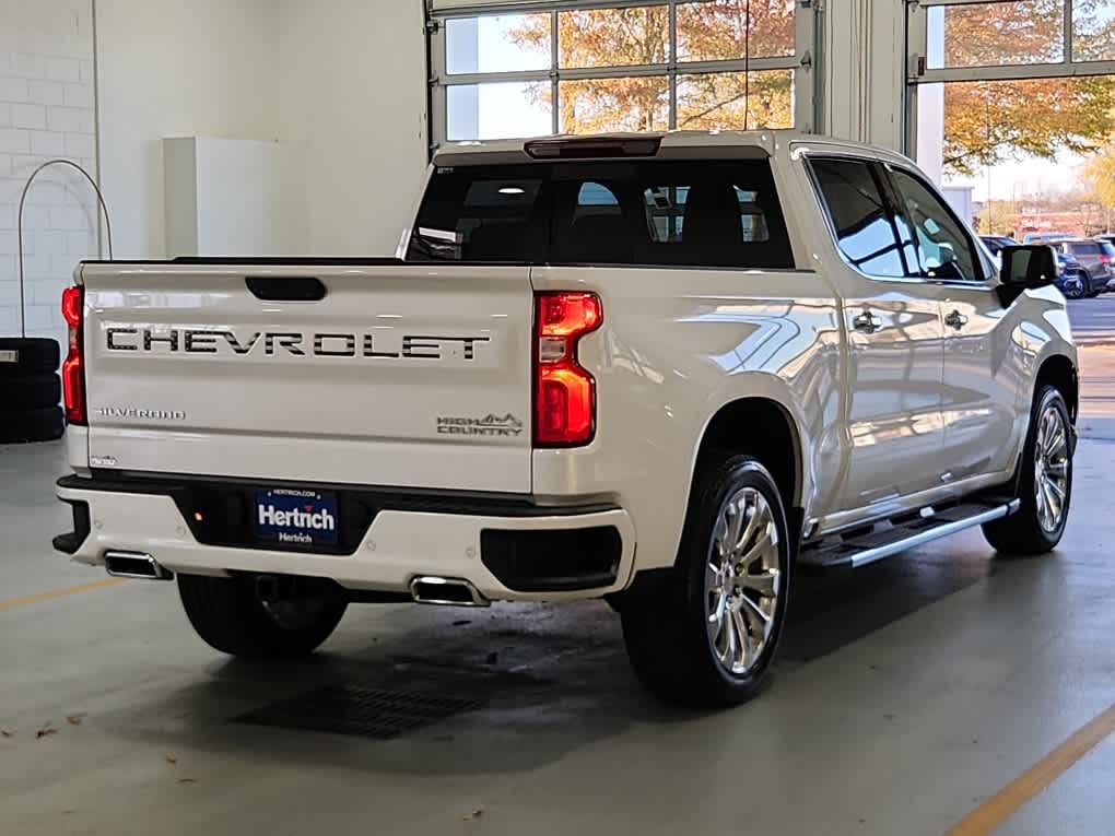 2022 Chevrolet Silverado 1500 High Country photo 3