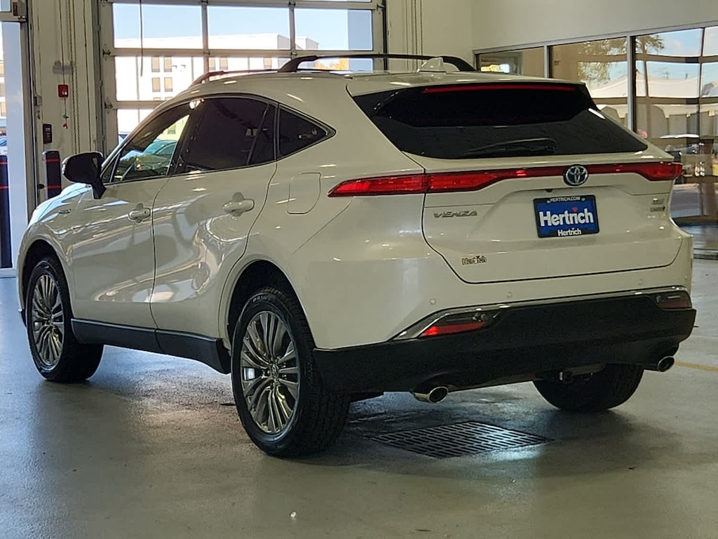 Used 2021 Toyota Venza LE