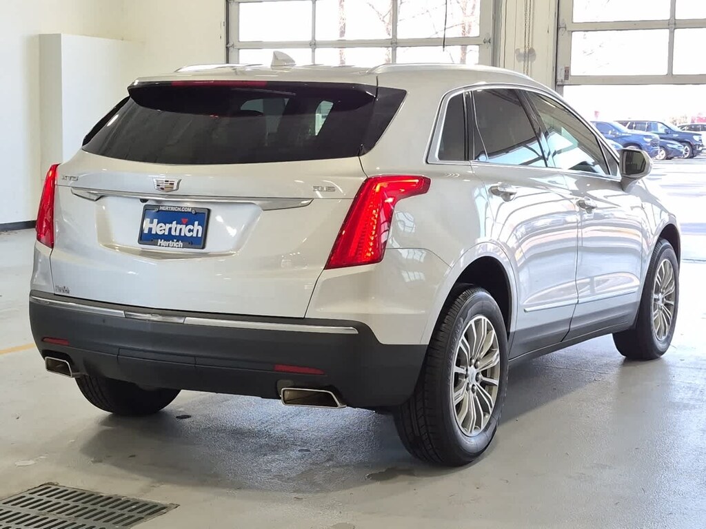 Used 2017 CADILLAC XT5 Luxury FWD SUV