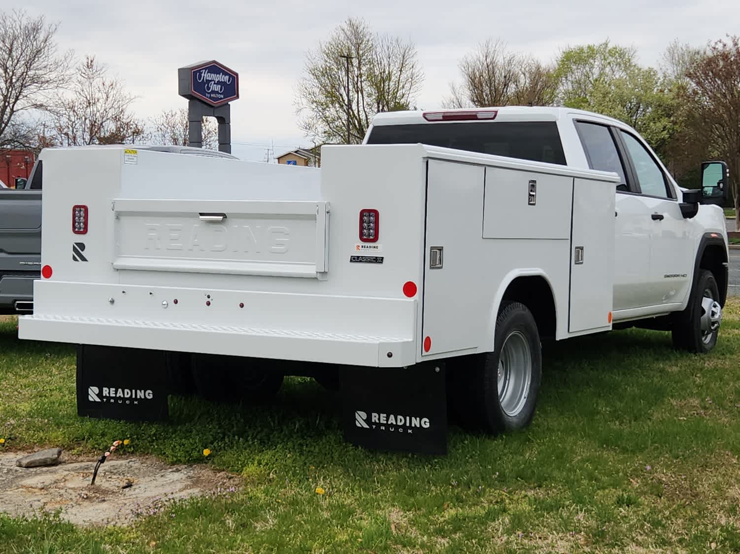 2025 Gmc Sierra 3500 HD Pro photo 3