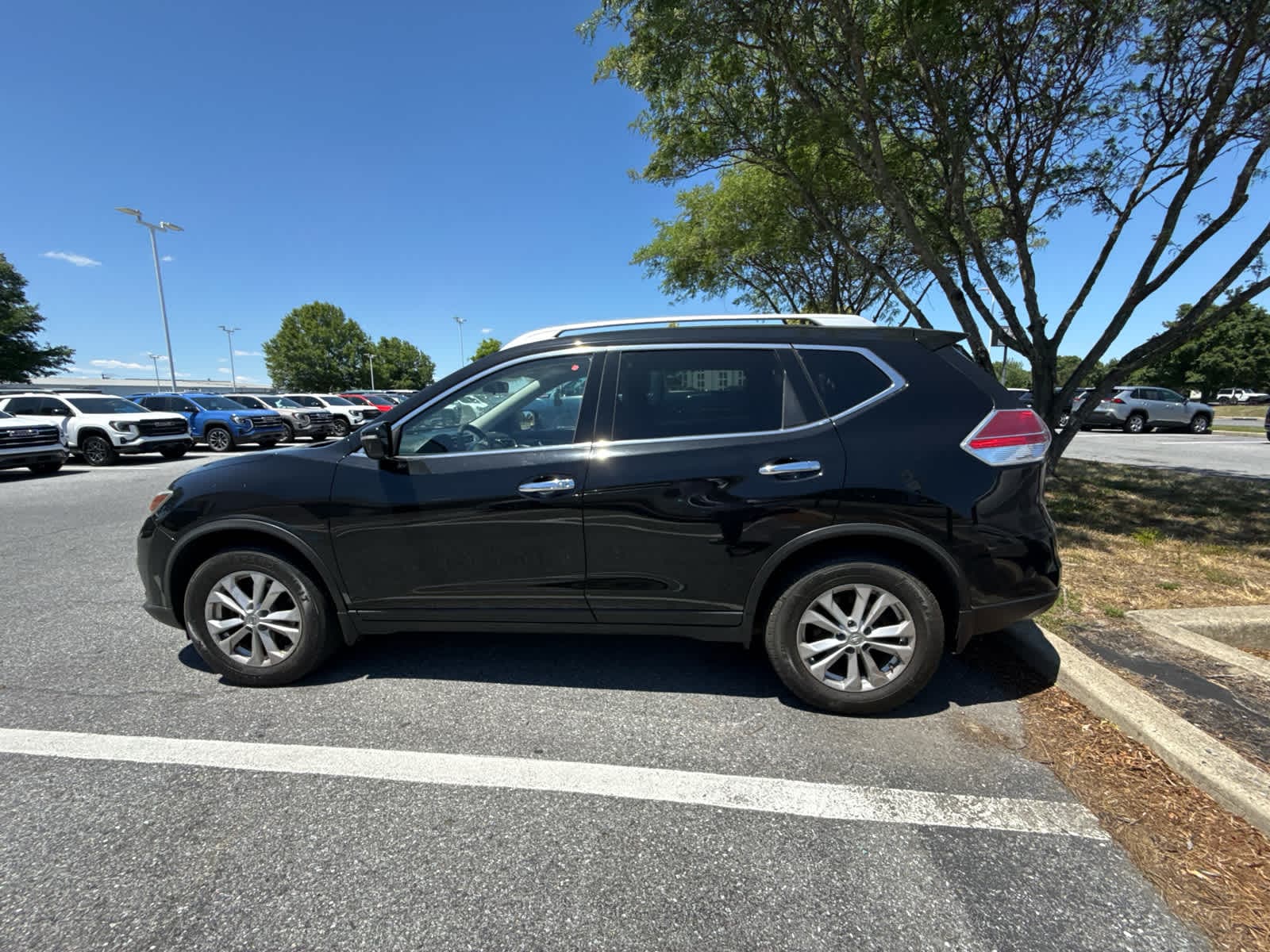 Used 2015 Nissan Rogue SV with VIN KNMAT2MV7FP540796 for sale in Salisbury, MD