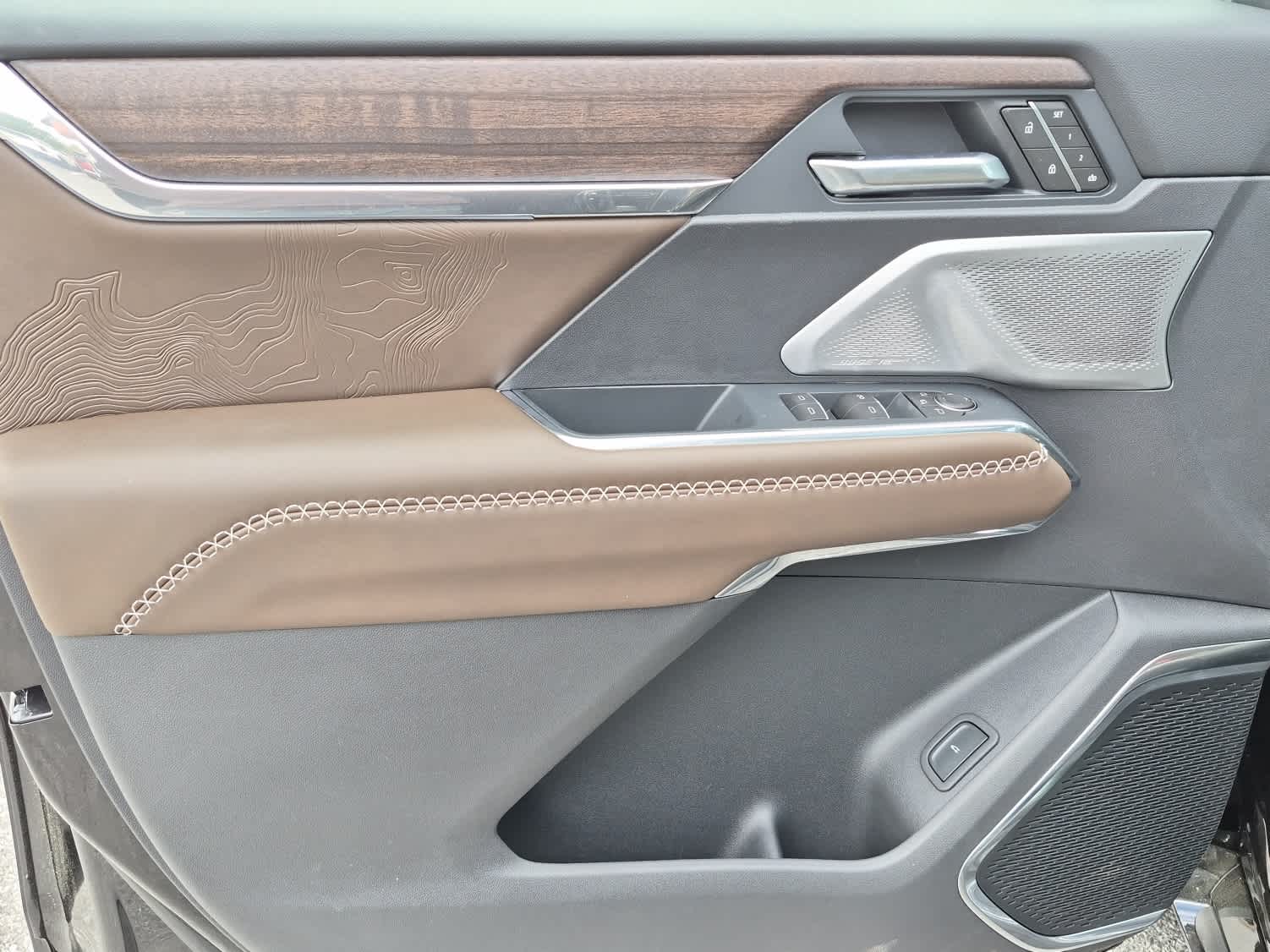 2026 GMC Acadia Denali Ultimate - Photo 11