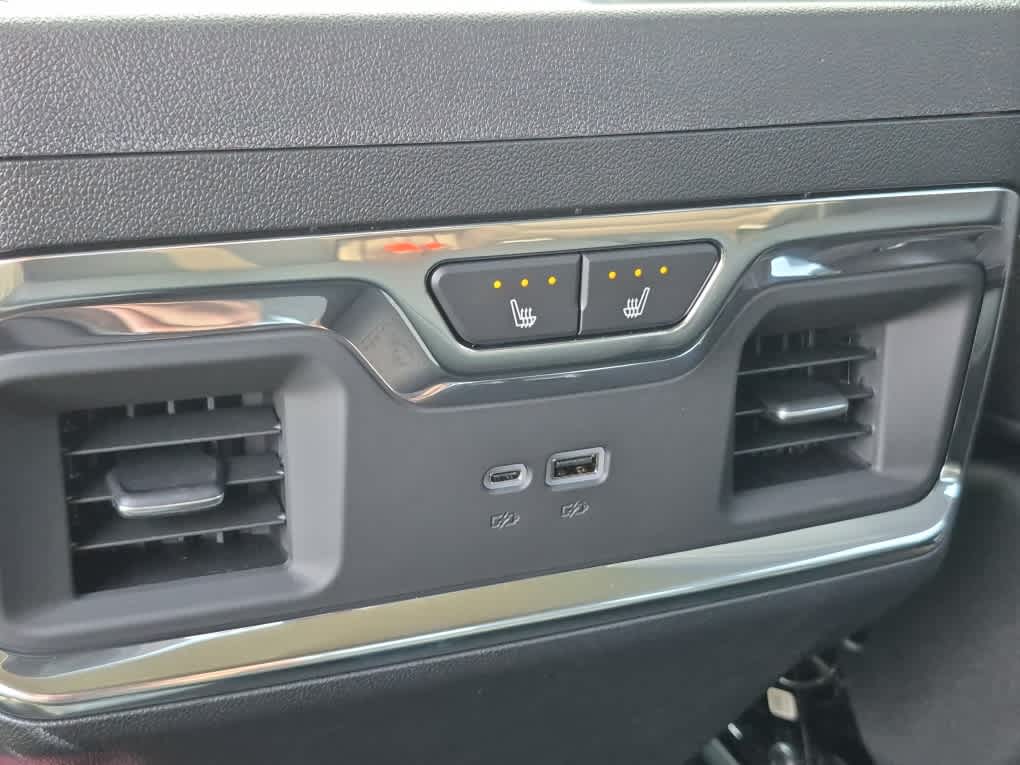 2026 GMC Sierra 3500HD Denali - Photo 8
