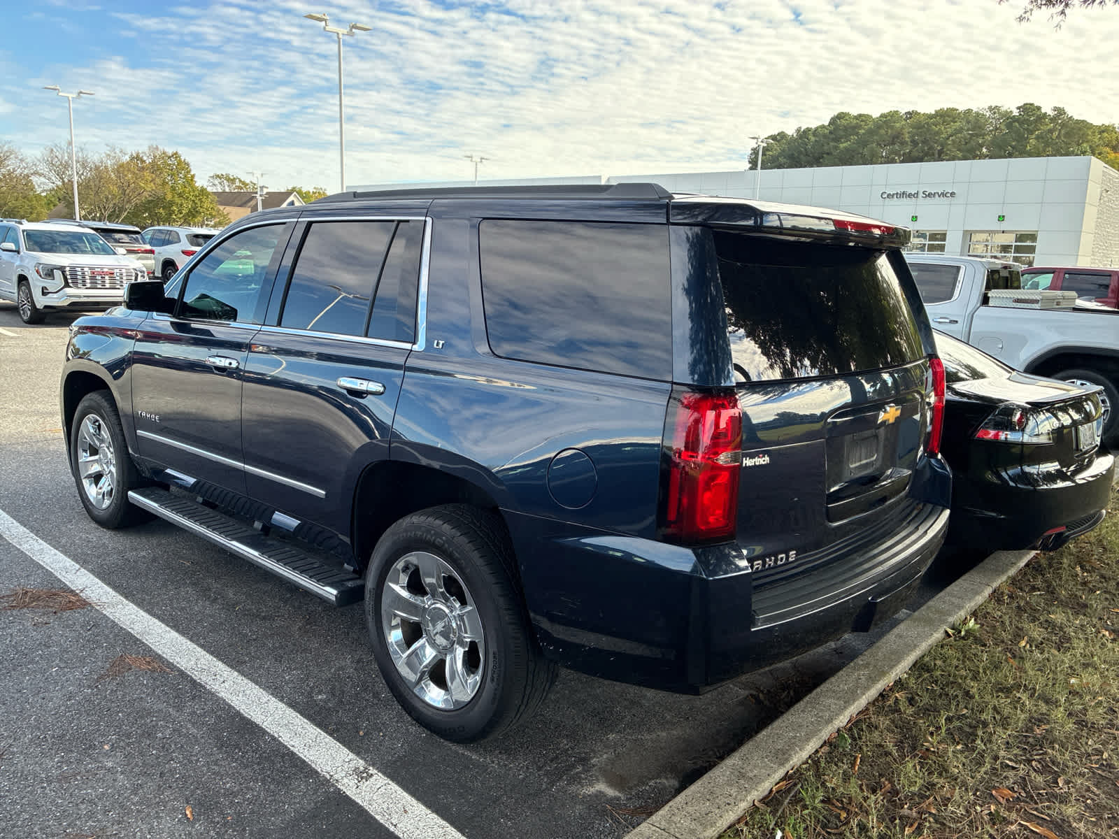 2017 Chevrolet Tahoe LT photo 3