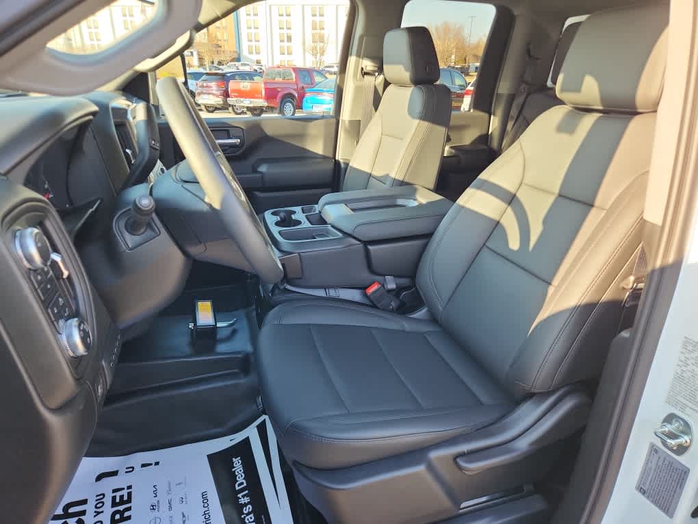 2025 GMC Sierra 3500HD Pro - Photo 10