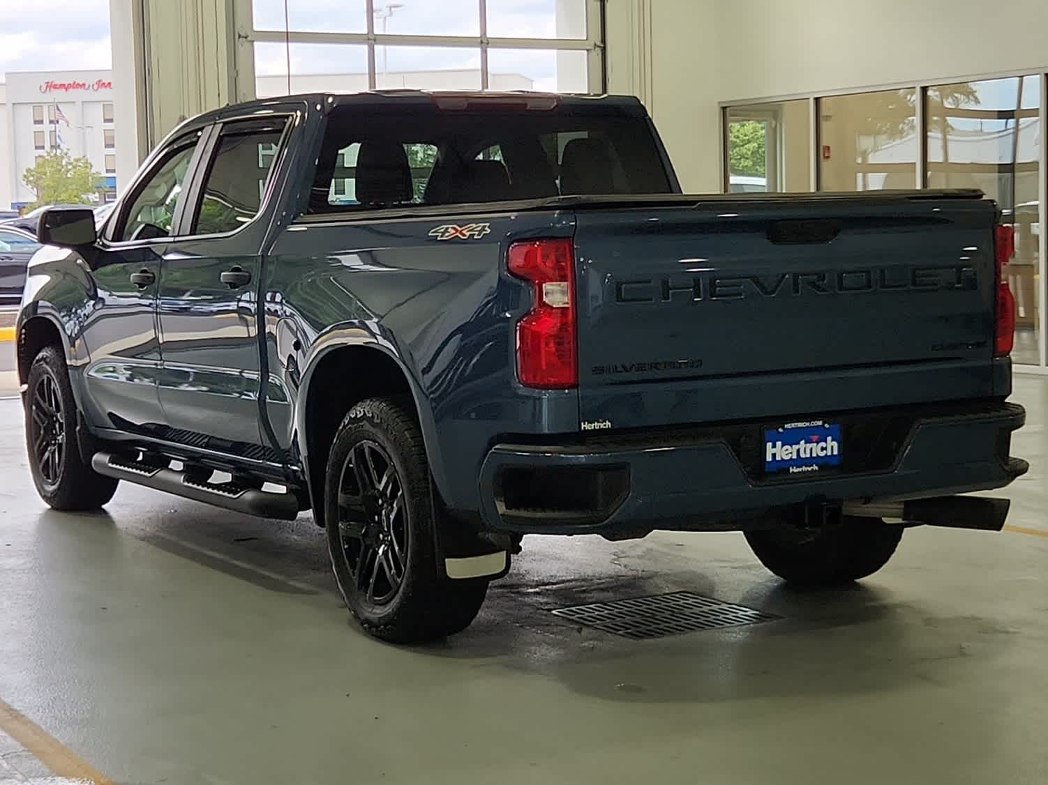 2024 Chevrolet Silverado 1500 Custom photo 2