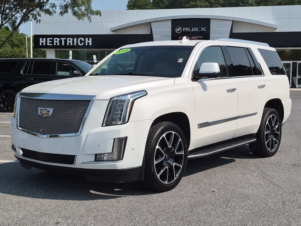 Used 2018 CADILLAC Escalade Luxury SUV