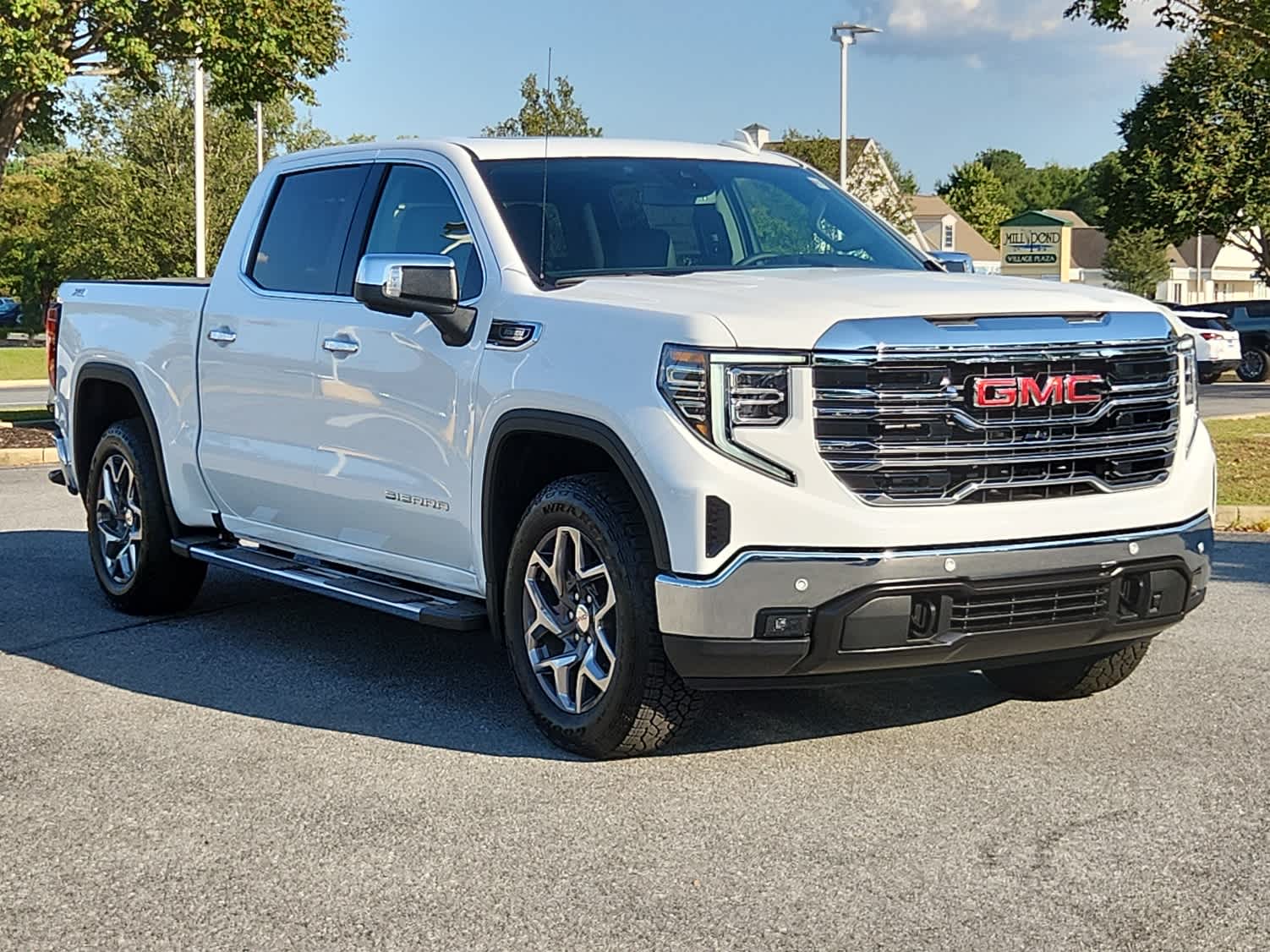 2026 Gmc Sierra 1500 SLT photo 2