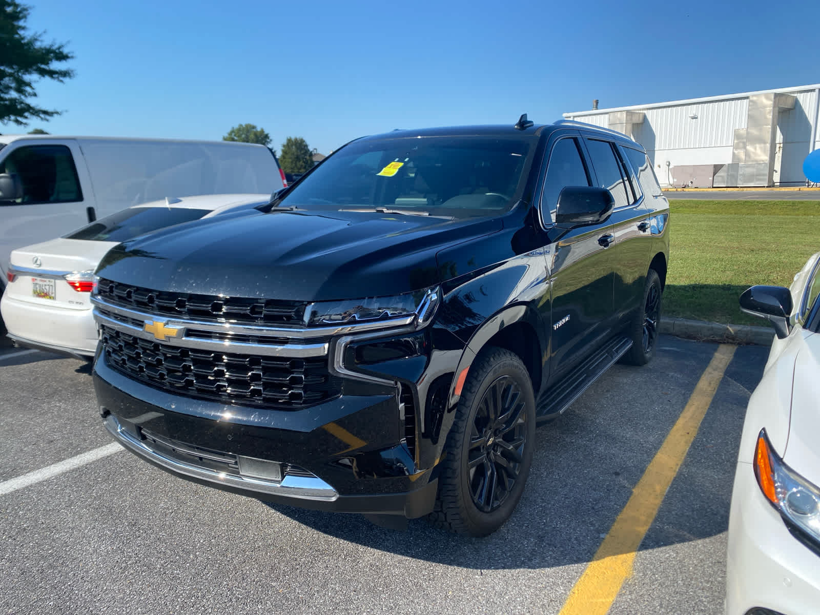 2023 Chevrolet Tahoe LS photo 3