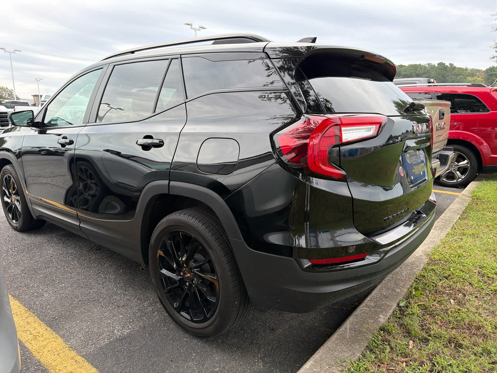 2024 Gmc Terrain SLE photo 4