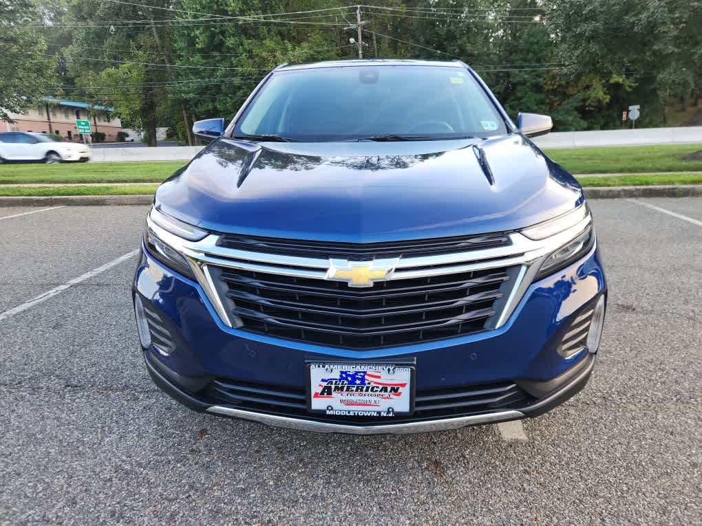 2022 Chevrolet Equinox LT photo 2