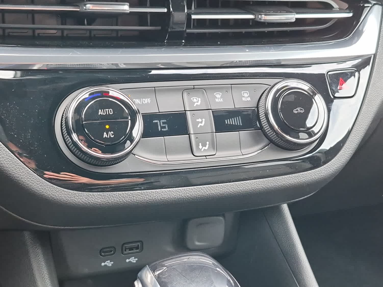 2026 Buick Envista Sport Touring - Photo 14