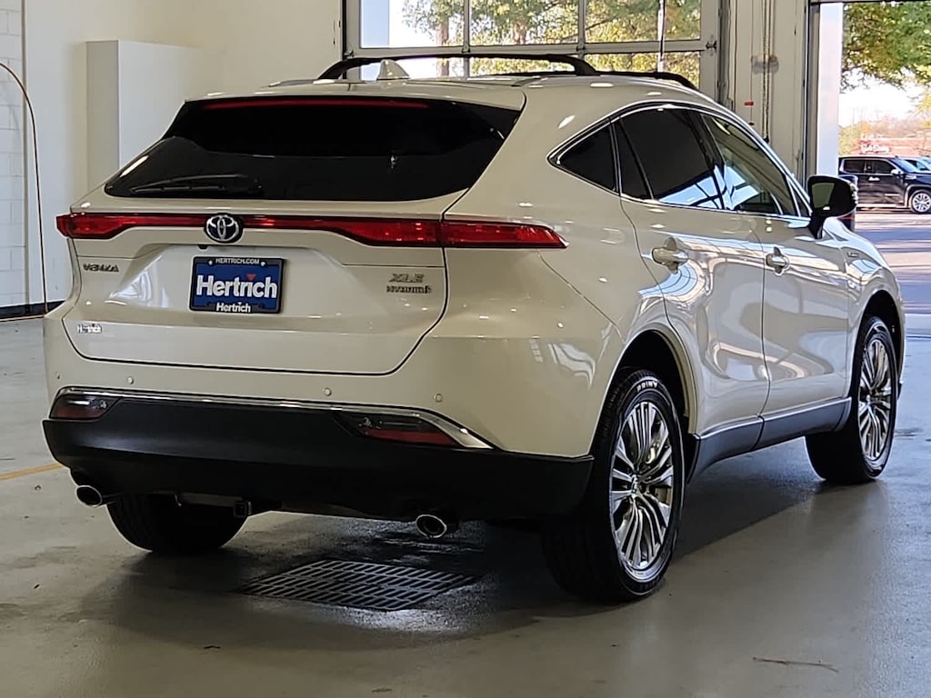 Used 2021 Toyota Venza LE