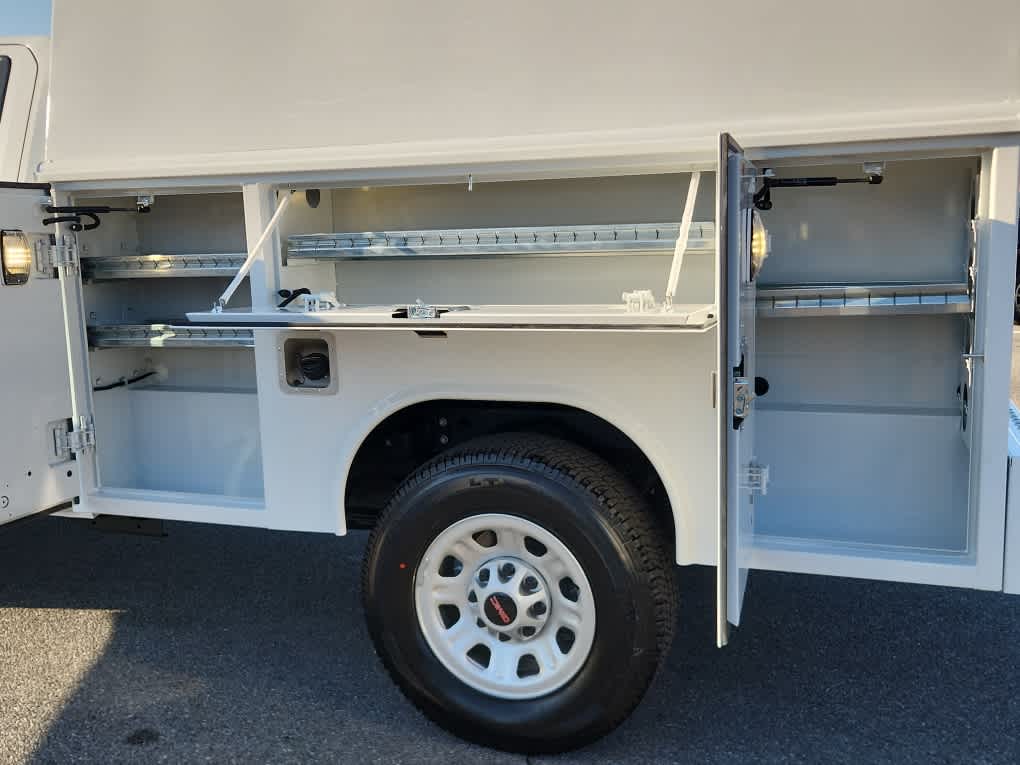 2025 GMC Sierra 3500HD Pro - Photo 17
