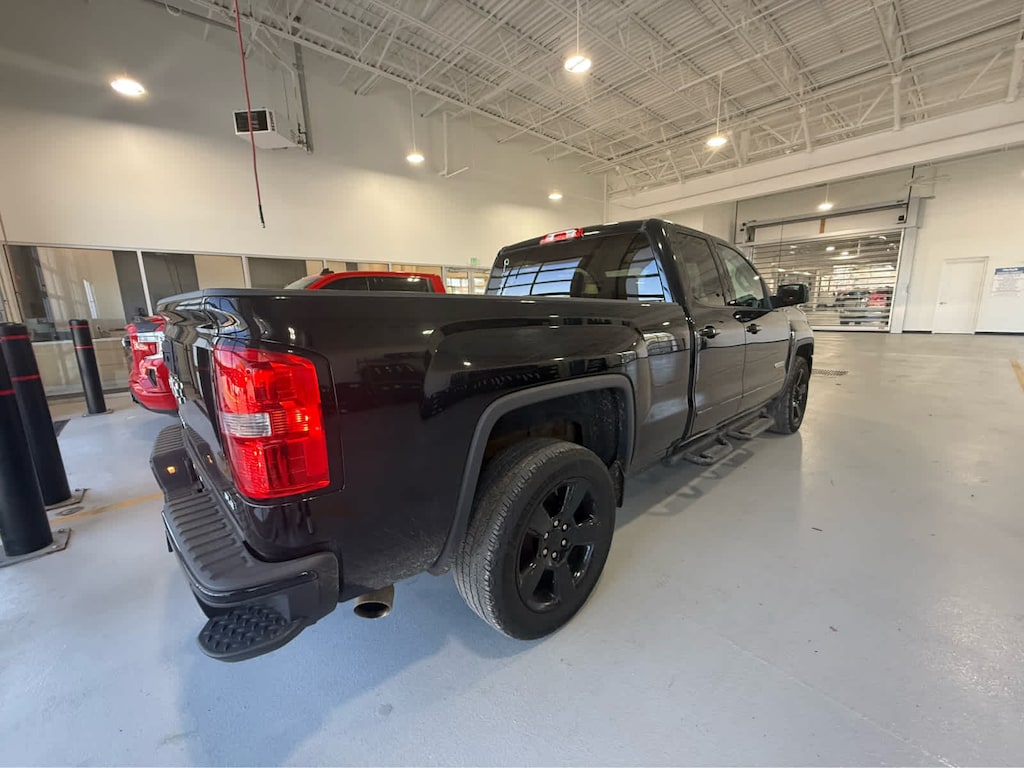 Used 2017 GMC Sierra 1500 SLE Truck