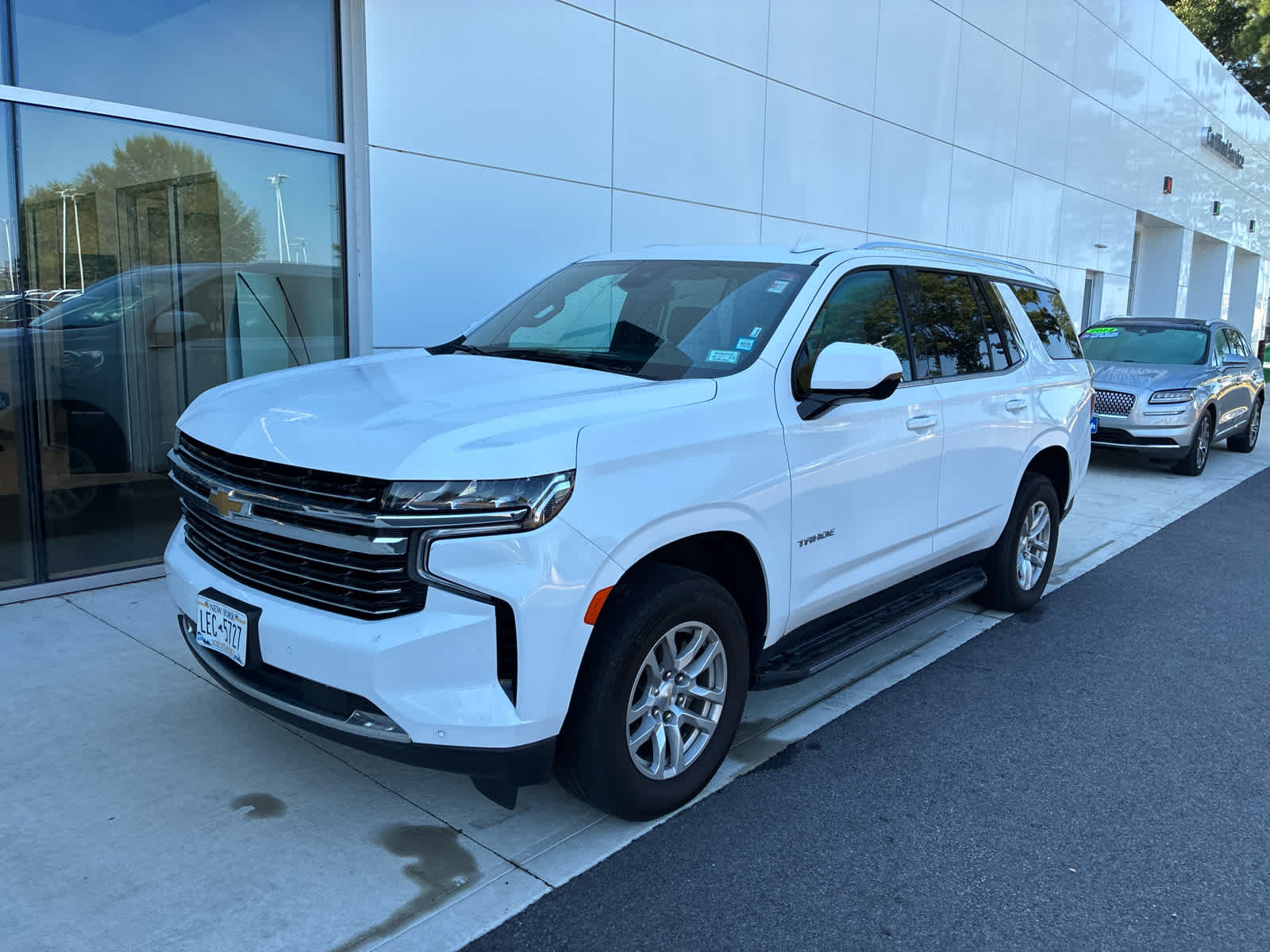 2023 Chevrolet Tahoe LT photo 3