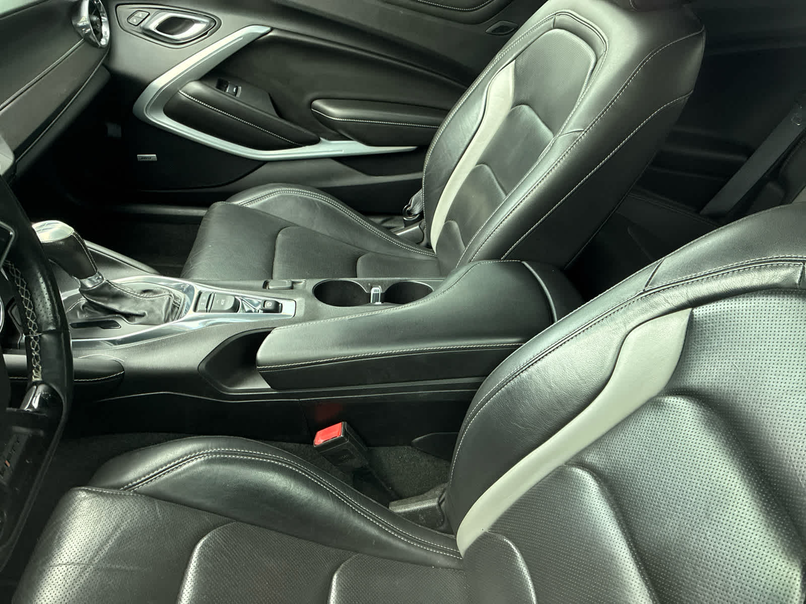 2017 Chevrolet Camaro 2LT photo 4
