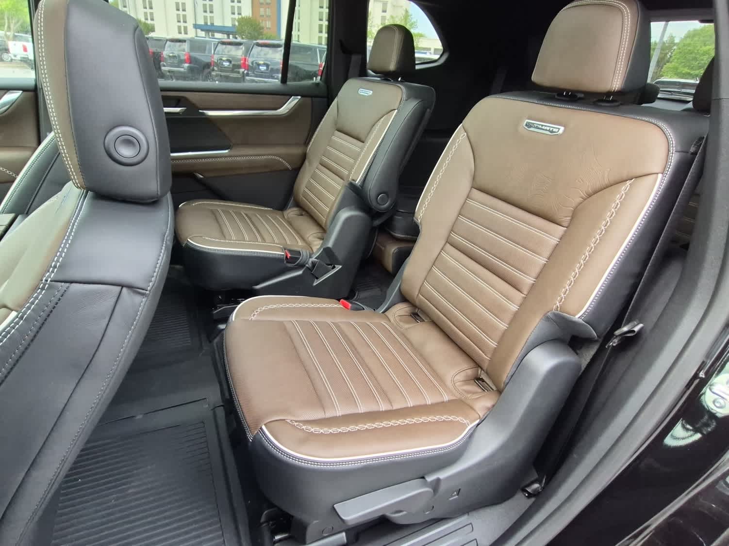 2026 GMC Acadia Denali Ultimate - Photo 8