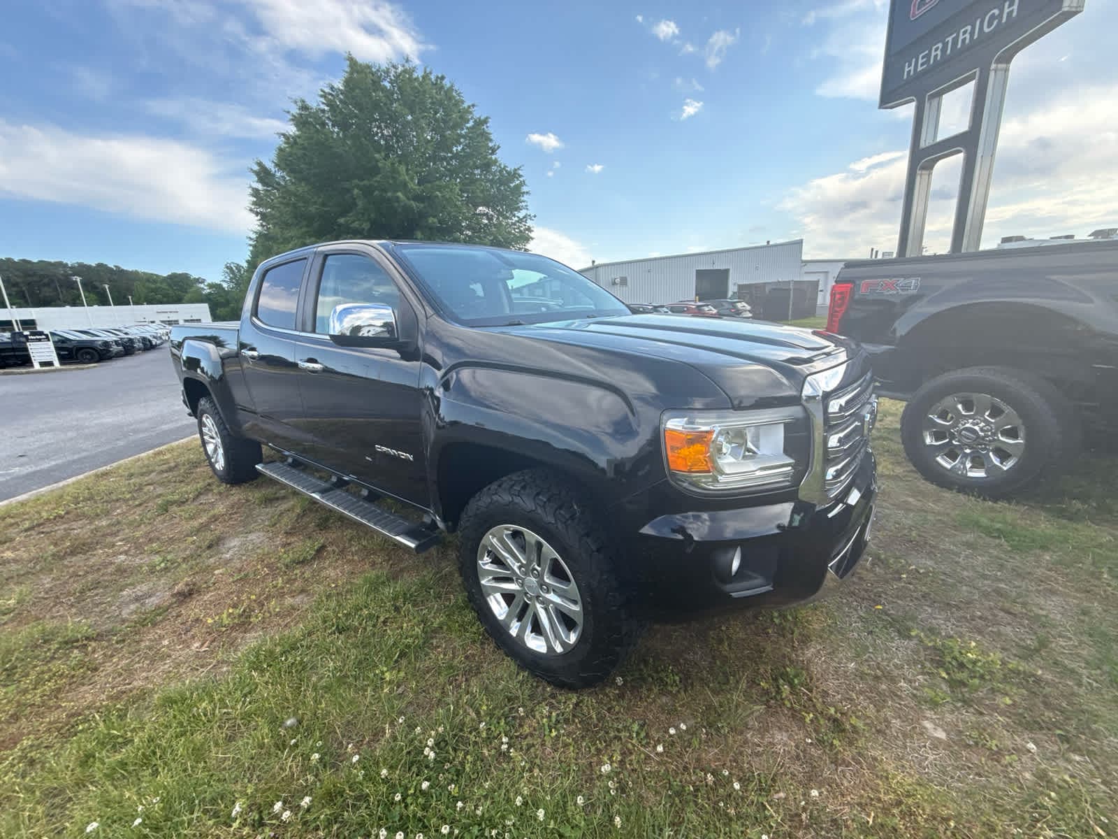 2015 GMC Canyon 4WD SLT Crew Cab Long Box's photo
