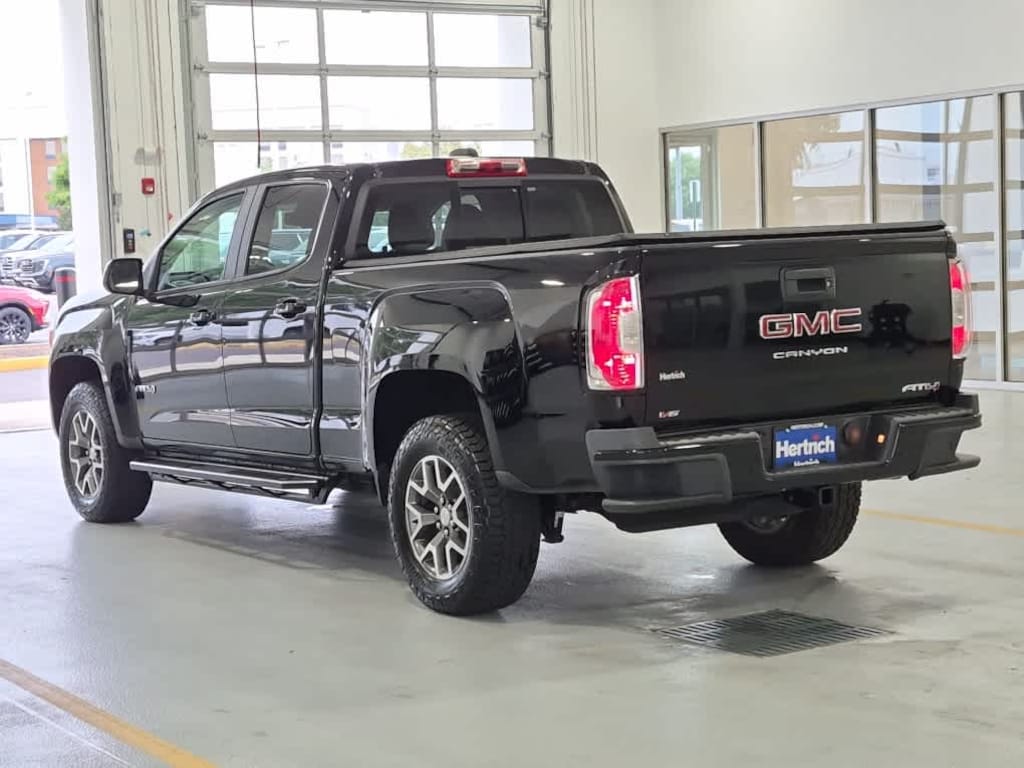 Used 2022 GMC Canyon AT4 - Cloth Truck