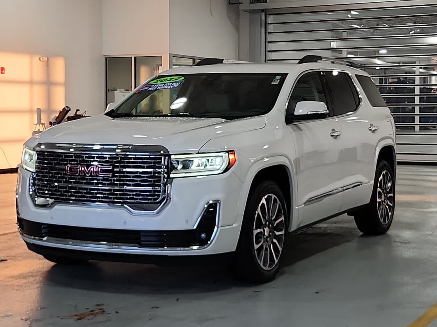 2022 GMC Acadia Denali's photo